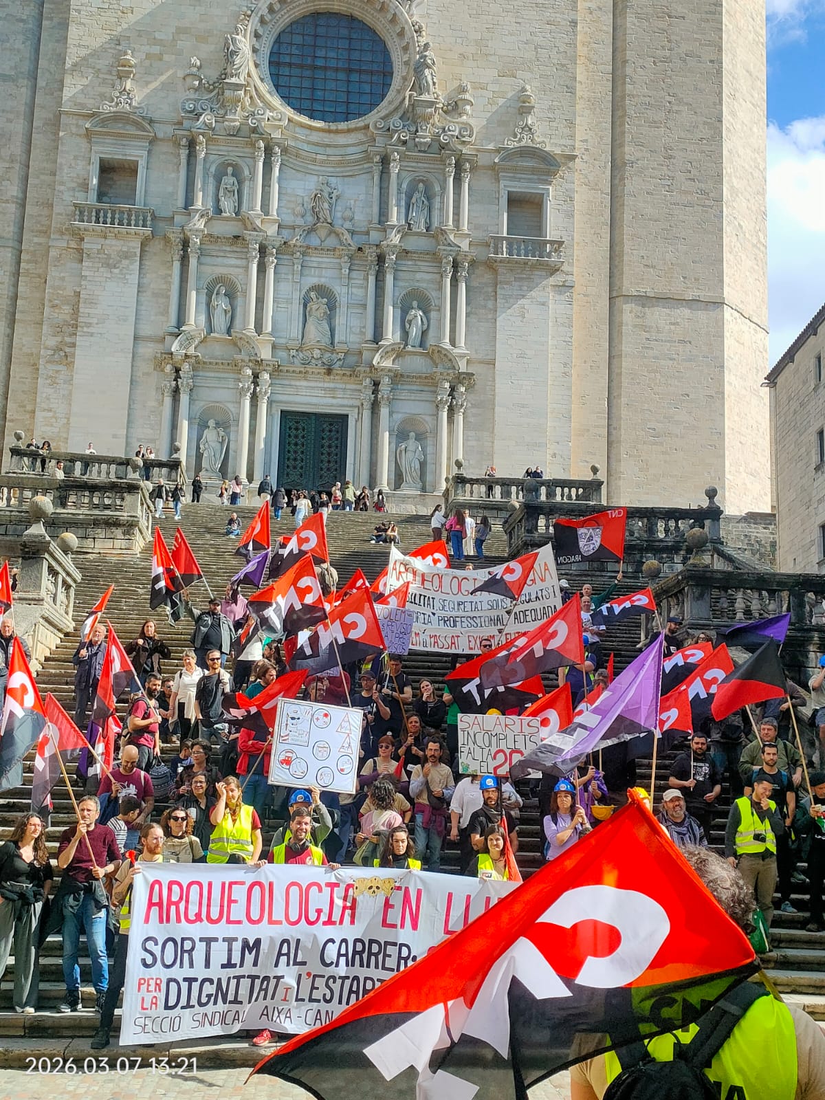 200 dies de vaga i ni un pas enrere. L’arqueologia omple els carrers de Girona
